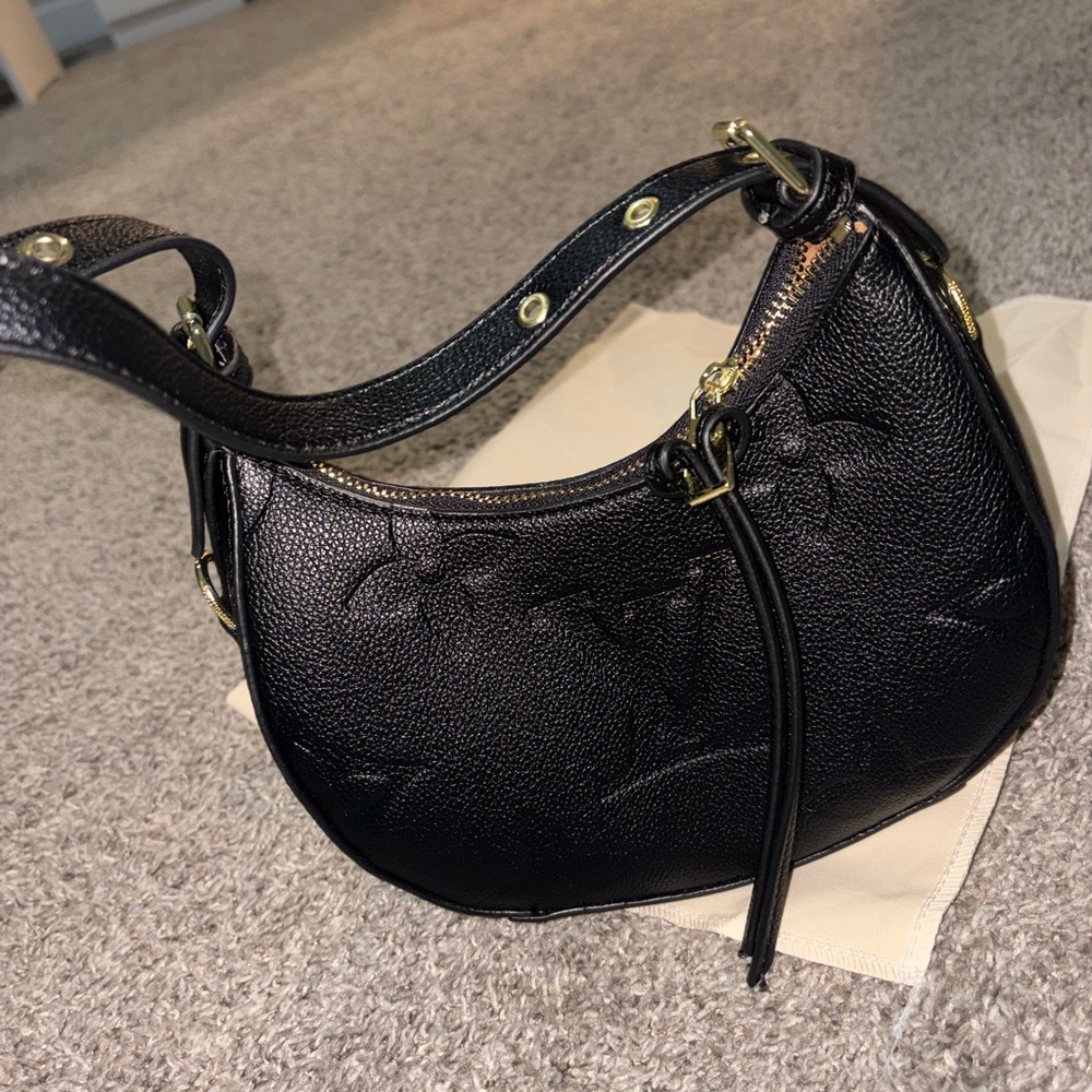 Elegant Black Women's Shoulder Bag